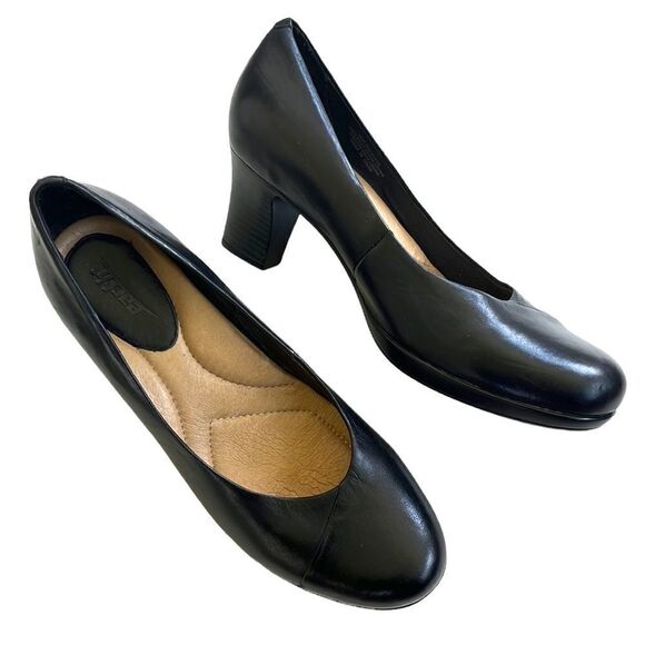 EUC Earth Brand leather heels - Picture 1 of 7